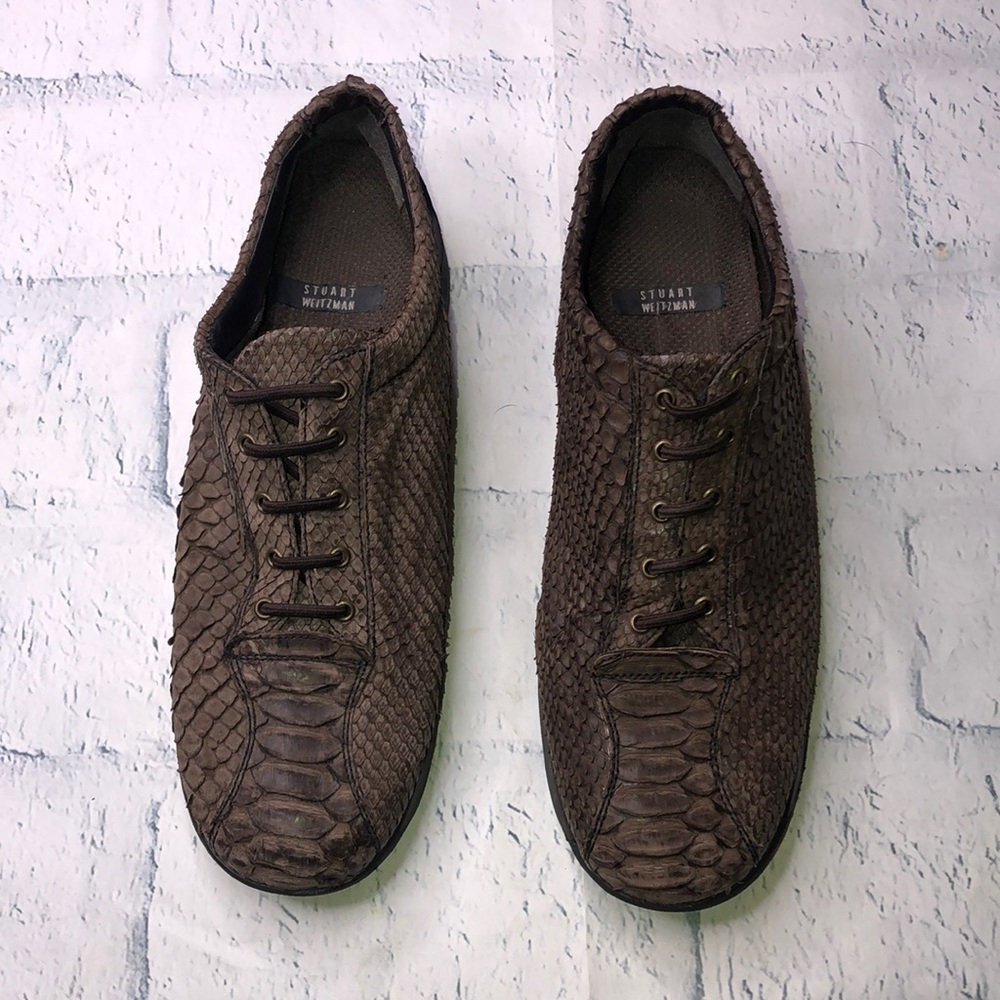 🔹 Stuart Weitzman Snakeskin Textured Leather Slip On Shoes